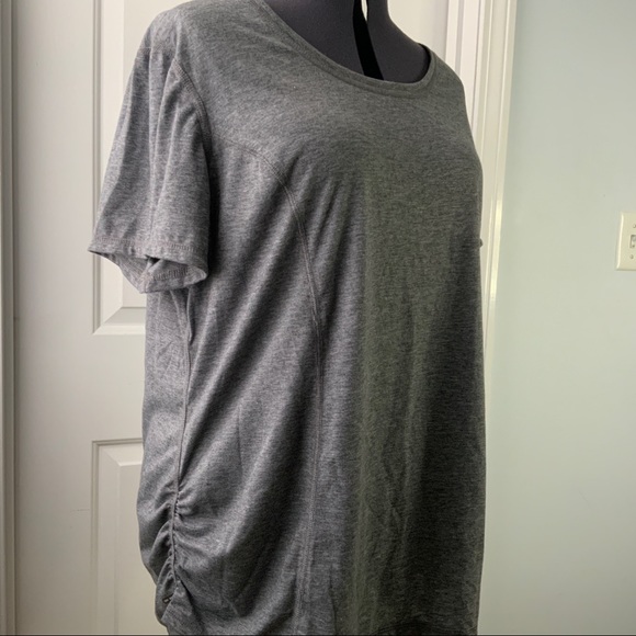 Danskin Athletic Short Sleeve Tee NWT - Picture 2 of 7